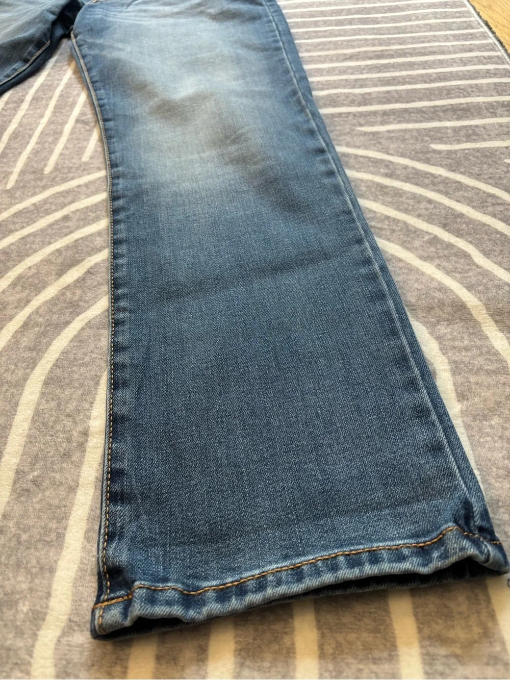 Lucky Brand Jeans, Vintage Straight, 30x32, W30, L32, Medium Blue Wash Denim
